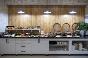 Tägliches inbegriffenes Frühstücksbuffet