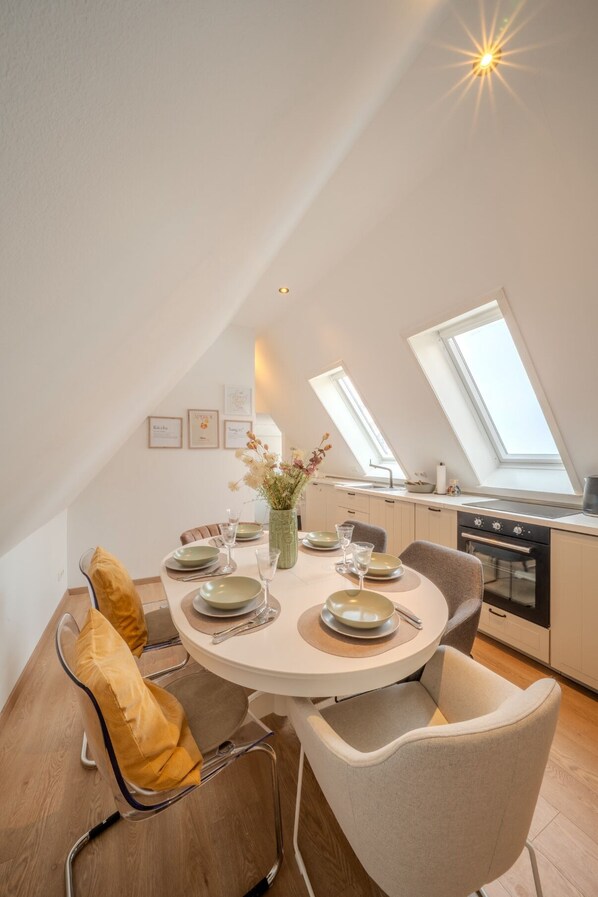 Dining - Spacious top floor suite 3 bedrooms Kitchen & dining area (Lüneburg)