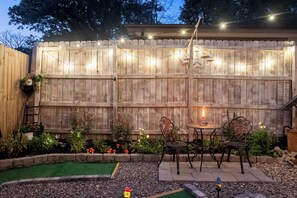 Terrace/patio - The Enchanted Green - 3 Kings 1 Queen Home in Downtown Wake Forest! (Wake Forest)