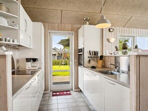 Réfrigérateur, micro-ondes, lave-vaisselle