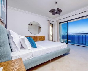 مكواة/لوح كي وخدمة الإنترنت وملاءات أسرّة