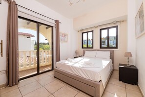 3 bedrooms, iron/ironing board, free WiFi, bed sheets - Sunnyside Villa *Private Pool *Great Location (Protaras)