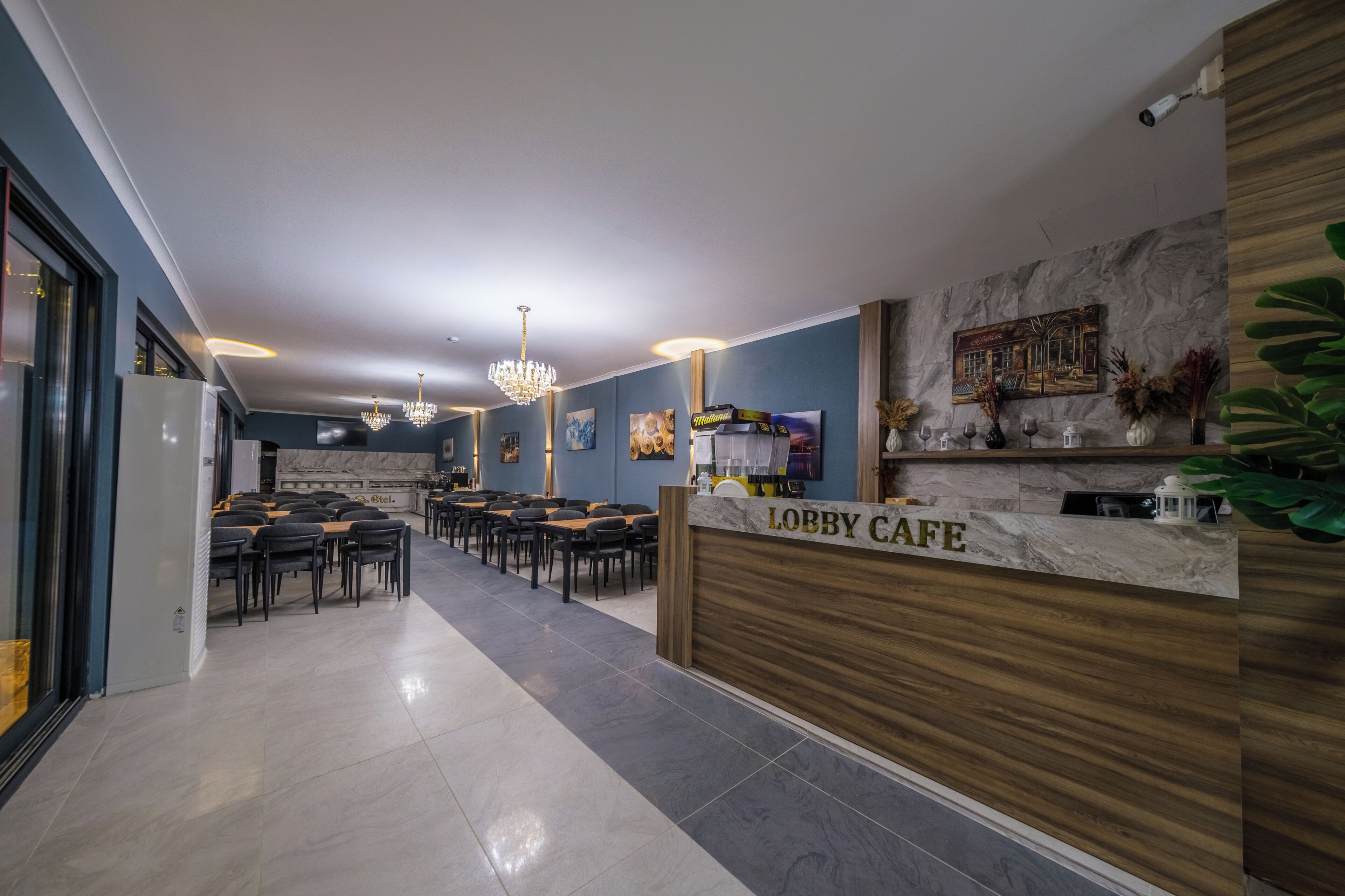 包含每日自助早餐