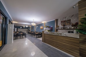 Free daily buffet breakfast - Hanzade Hotel (Edremit)