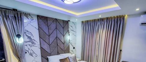 Family Room, Balcony, City View