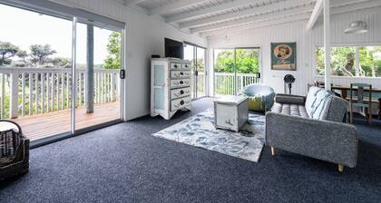 Kiwizone Hideaway. Full home- self checkin.