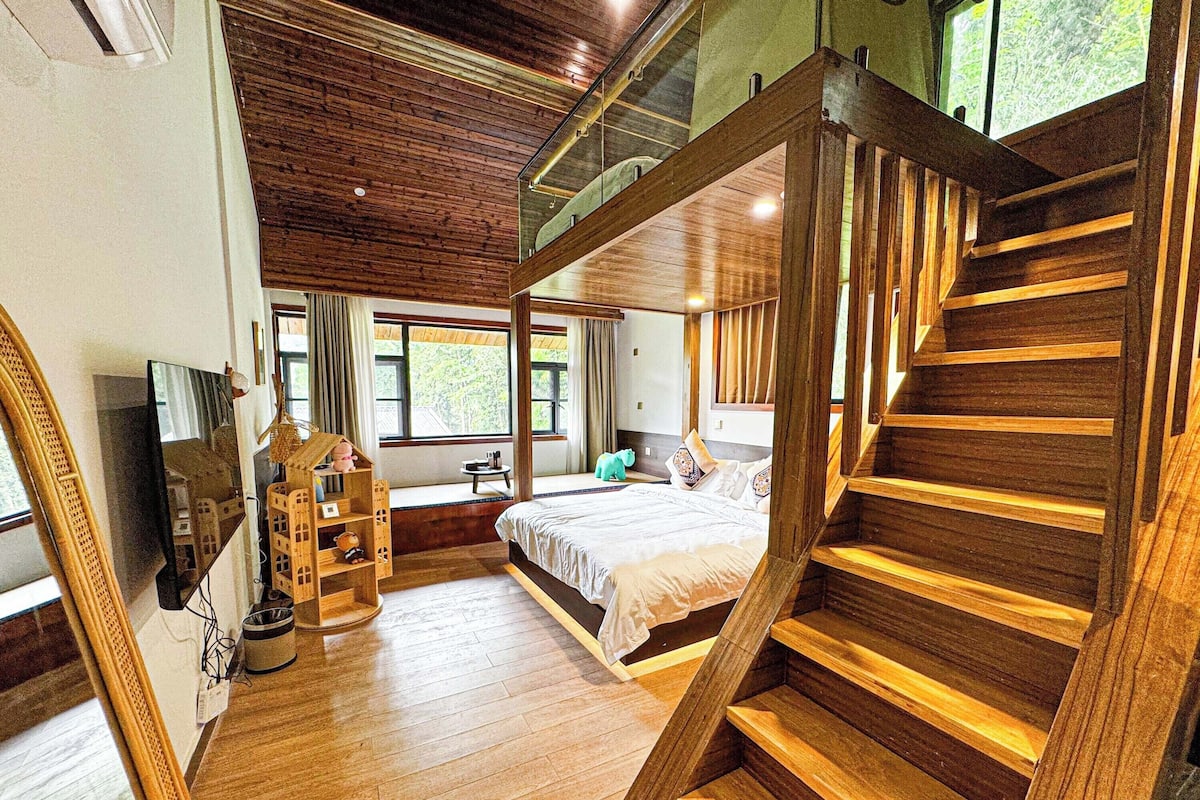 Superior Suite, Hill View | View from room