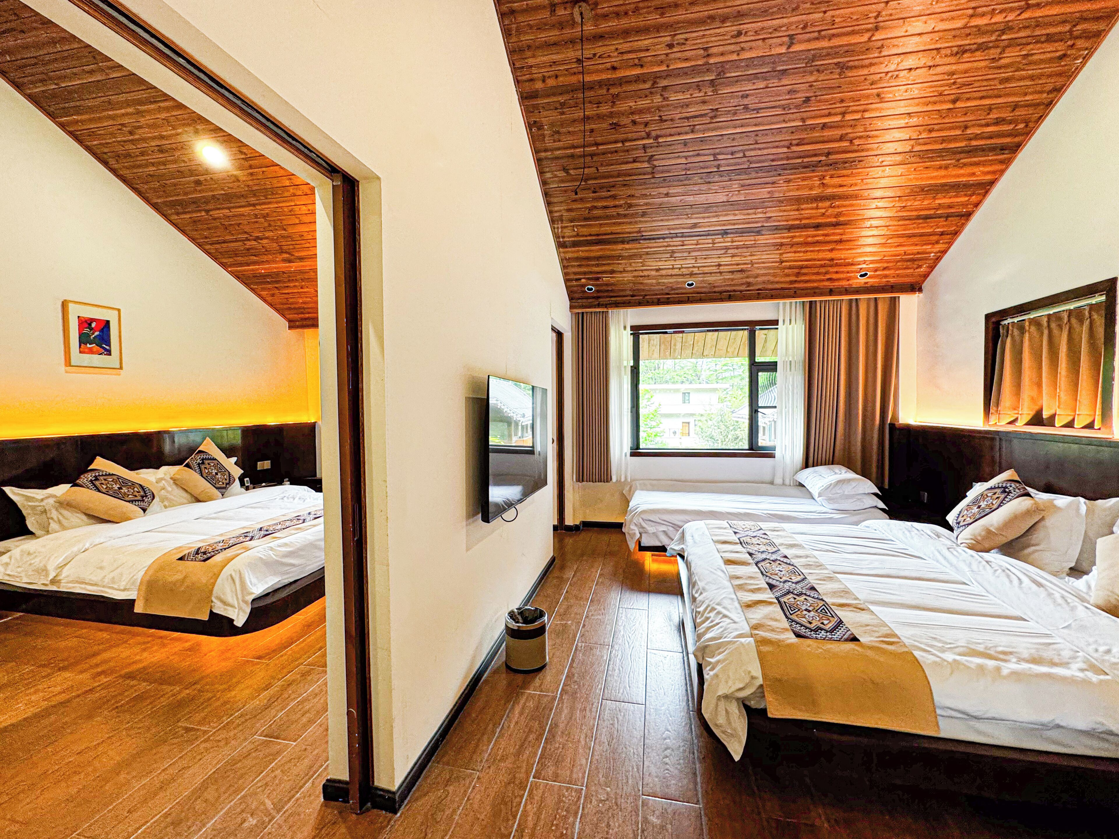 Familien-Suite, Hügelblick | Individuell dekoriert, individuell eingerichtet, kostenloses WLAN