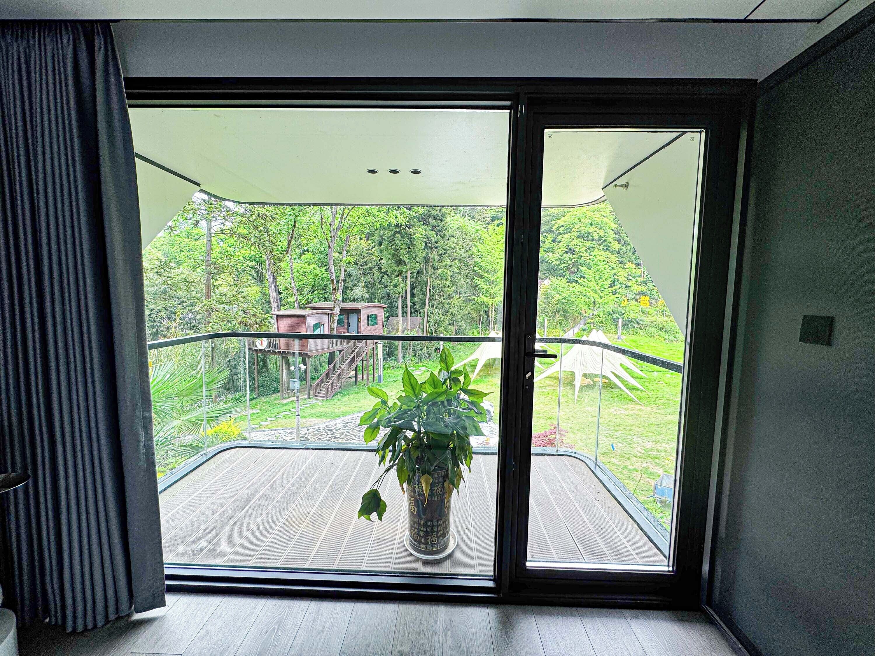 ห้องลักซ์ชัวรี่ดับเบิล, ลานระเบียง, วิวภูเขา | ลานระเบียง/นอกชาน