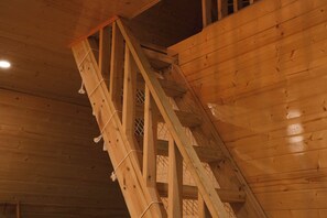 Romantic Suite, Mountain View | Individually decorated, individually furnished, free WiFi - White Magpie Mountain Residence (Enshi)