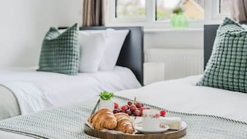 2 bedrooms, iron/ironing board, WiFi, bed sheets