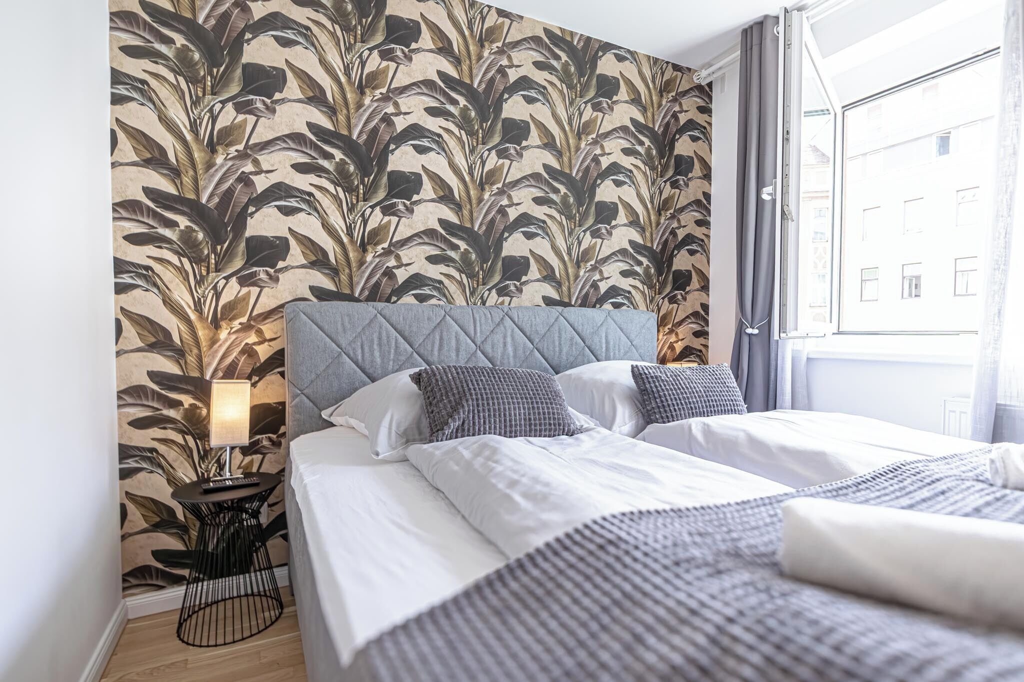 Tabla de planchar con plancha y wifi gratis 