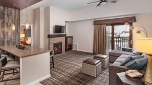 Televisión y chimenea 