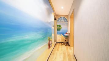 Habitación individual básica | Escritorio, espacio para trabajar con laptop y cortinas blackout