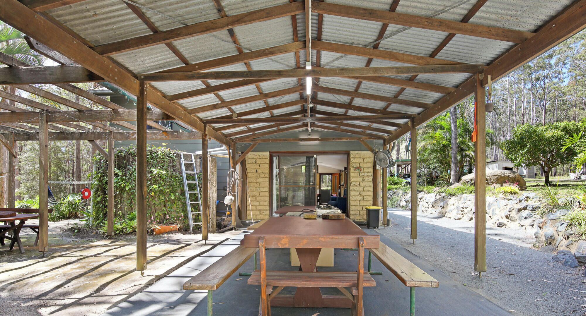 屋外ダイニングエリア