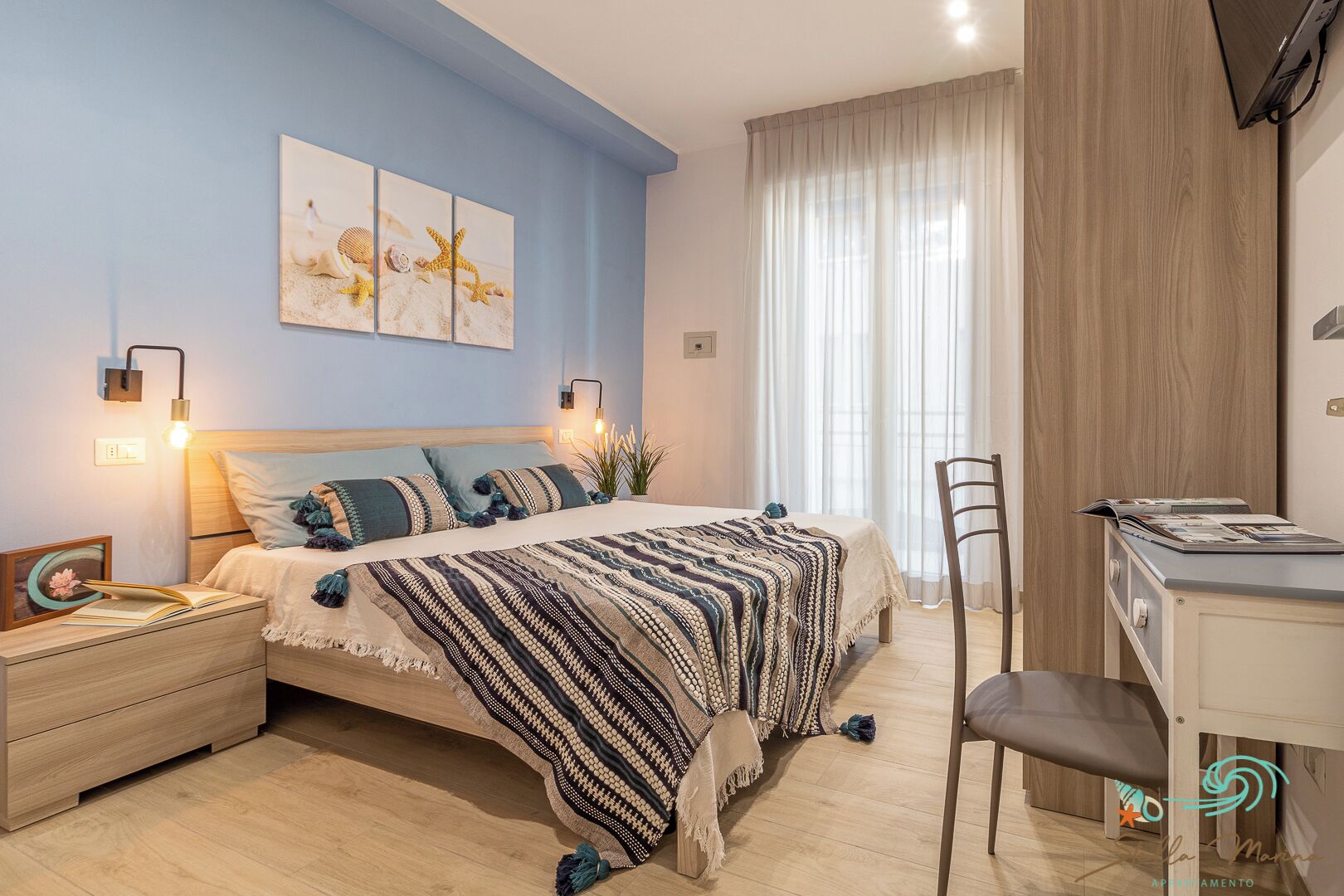 2 bedrooms, iron/ironing board, internet, bed sheets