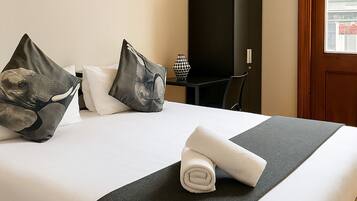 Tweepersoonskamer, uitzicht op stad | Gratis kabelinternet