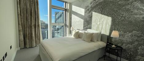 遮光カーテン、防音設備、アイロン / アイロン台、WiFi (無料)