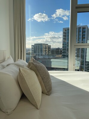 Blackout curtains, soundproofing, iron/ironing board, free WiFi - Battersea Power Apartments (London)