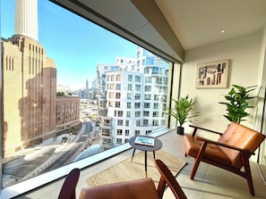 Luxury Apartment, Balcony, City View | Living area | 42-inch flat-screen TV with digital channels, Netflix - Battersea Power Apartments (London)