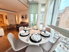 Living area - Battersea Power Apartments (London)