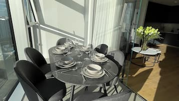 Club Apartment, Balcony, City View | Living area | 42-inch flat-screen TV with digital channels, Netflix