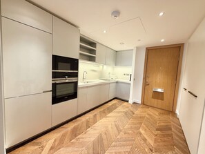 Private kitchen - Battersea Power Apartments (London)