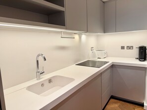 Comfort-Apartment, Balkon, Stadtblick | Eigene Küche