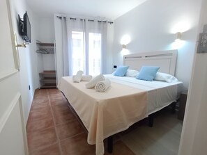 Iron/ironing board, WiFi, bed sheets
