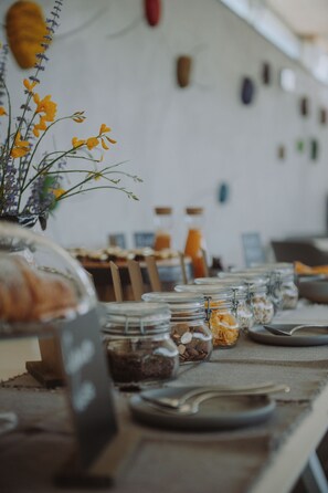 Daily full breakfast (EUR 20 per person) - Tenuta di Castellaro Winery & Resort (Quattropani)