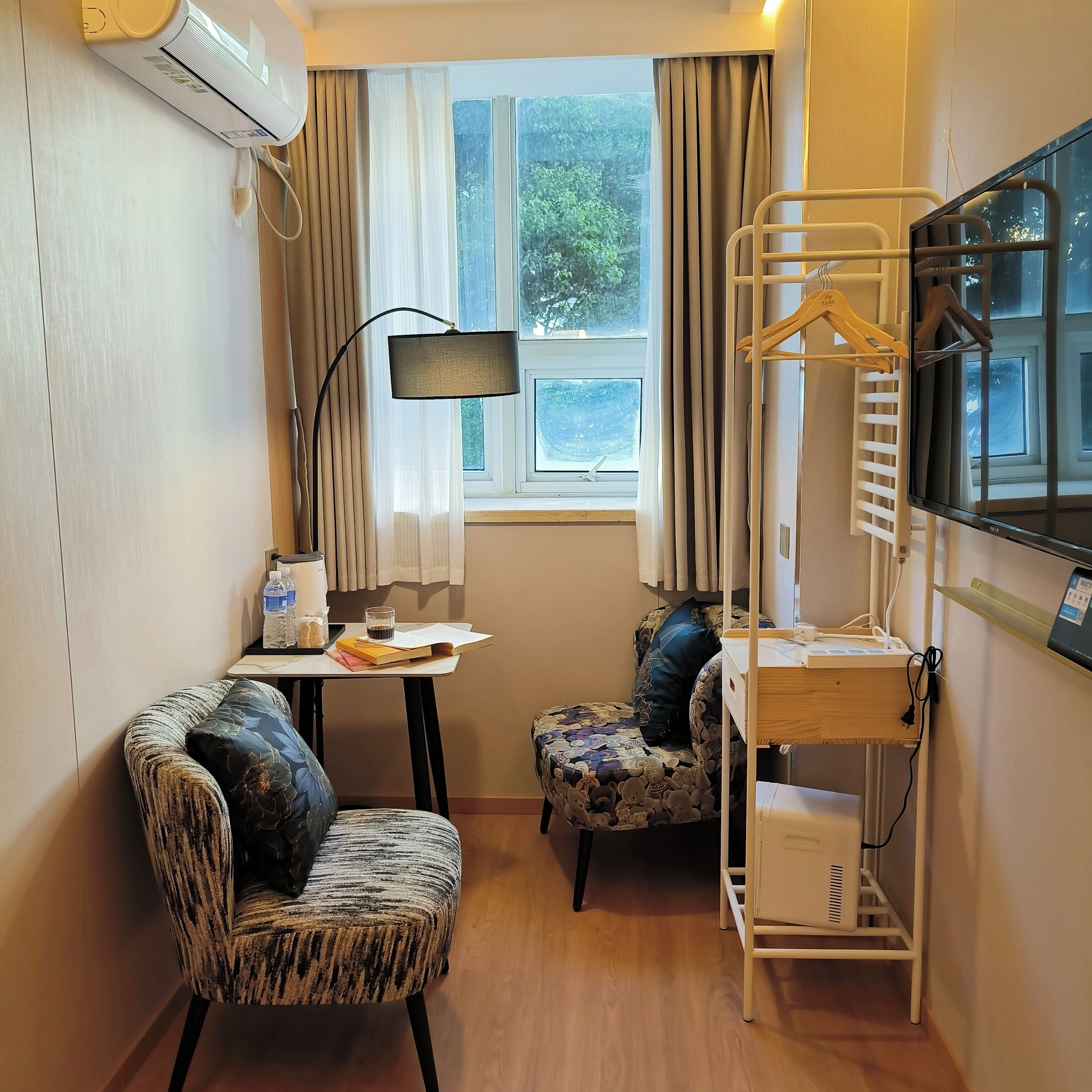 Superior Triple Room | Living area