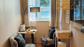 Superior Triple Room | Living area