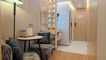 Superior Triple Room | Living area | Printers