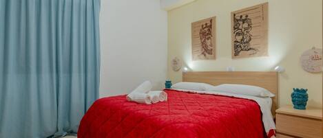 2 bedrooms, iron/ironing board