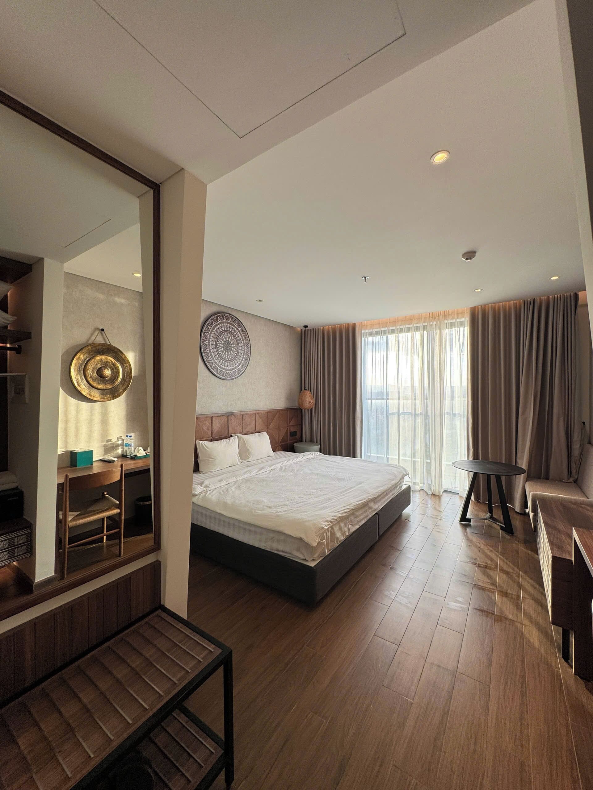 Standard Studio, Partial Ocean View | In-room safe, desk, laptop workspace, blackout curtains