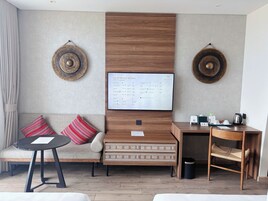 Standard Studio, Partial Ocean View | In-room safe, desk, laptop workspace, blackout drapes