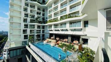 Family Double Room, Sea View | In-room safe, desk, laptop workspace, blackout drapes