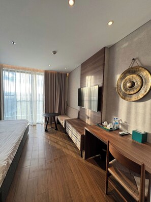 In-room safe, desk, laptop workspace, blackout curtains - VAN APEC Mandala TUY HOA PHU YEN (tuy hoa)