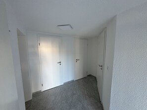 Interior - Vacation apartment with 4 bedrooms - ideal for fitters and short-term guests (Schömberg)