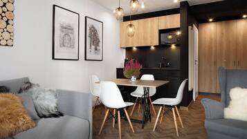 Sistema de insonorización, tabla de planchar con plancha y wifi gratis