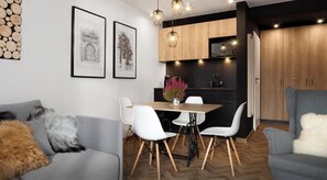 อพาร์ทเมนท์ | ห้องเก็บเสียง, เตารีด/โต๊ะรีดผ้า, Wi-Fi ฟรี