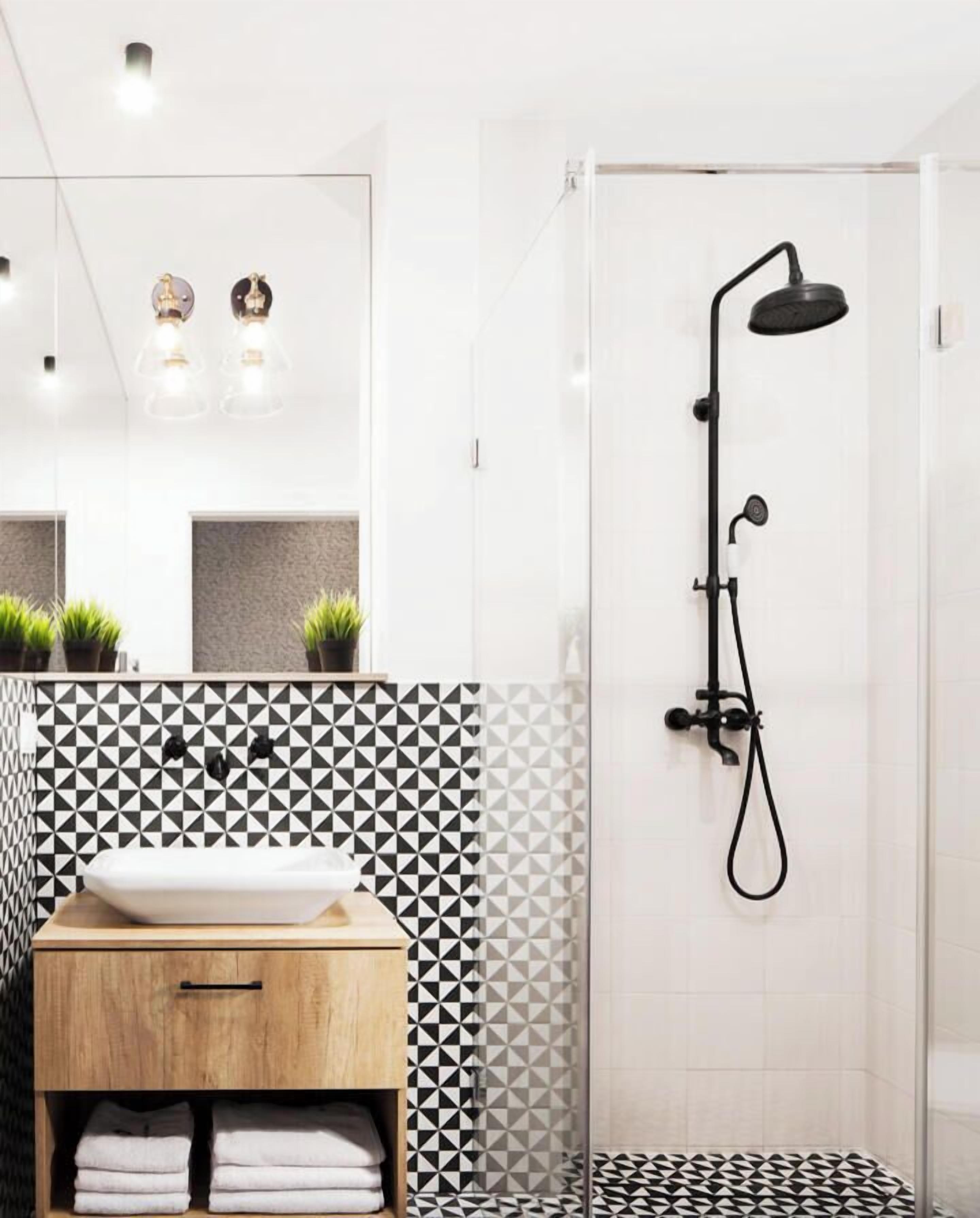 Studio | Bathroom