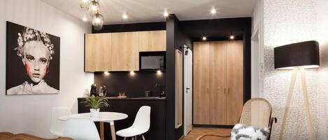 Estudio | Insonorización, tabla de planchar con plancha y wifi gratis