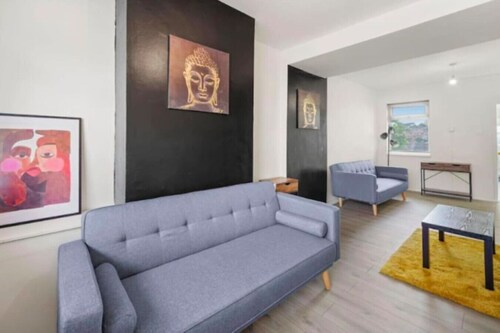 Comfortable family base close to Rochester’s historic heart