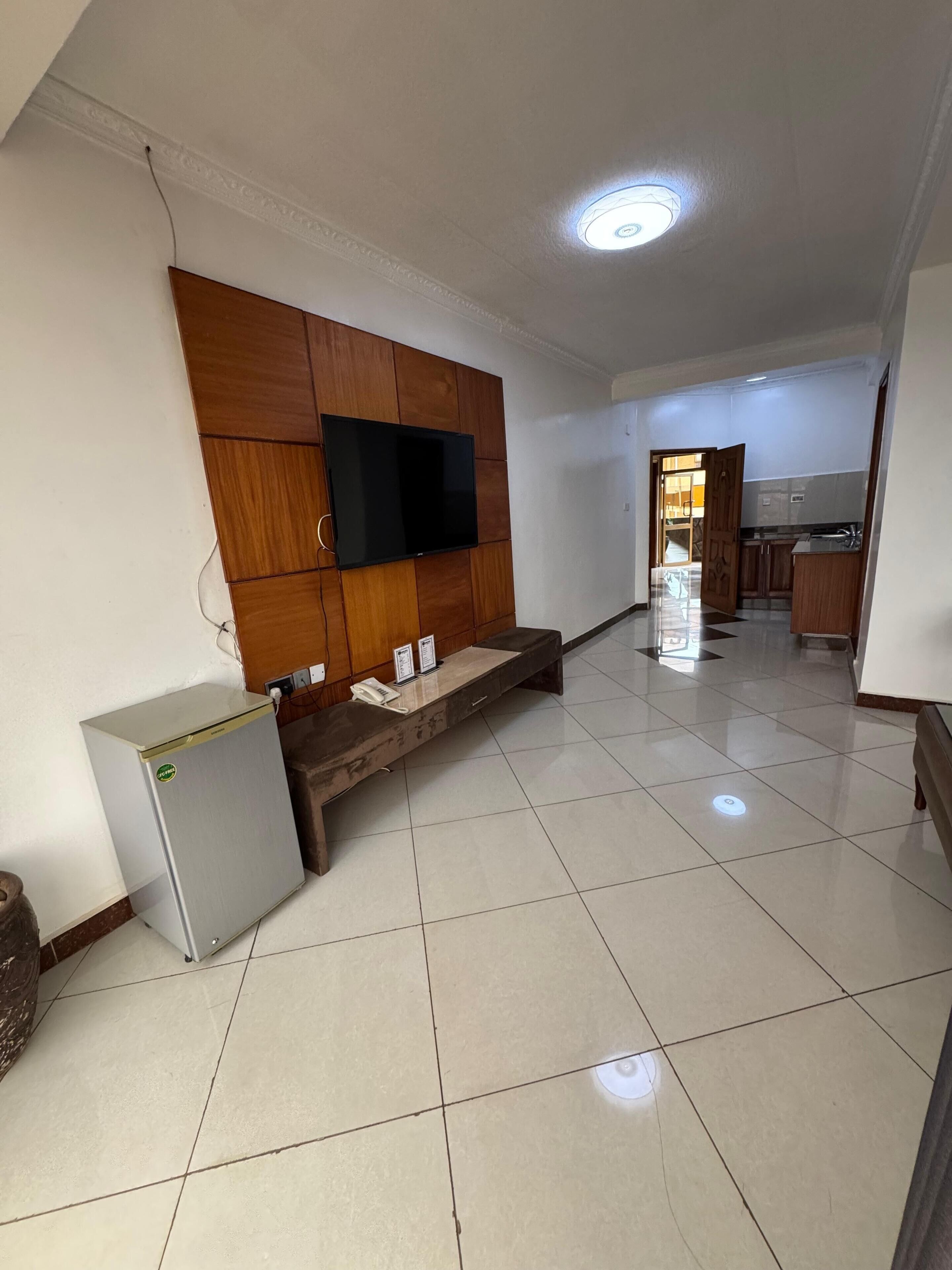 Kamar Double | Seprai antialergi, meja kerja, dan ruang kerja ramah laptop