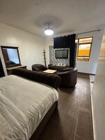 Ropa de cama hipoalergénica y escritorio