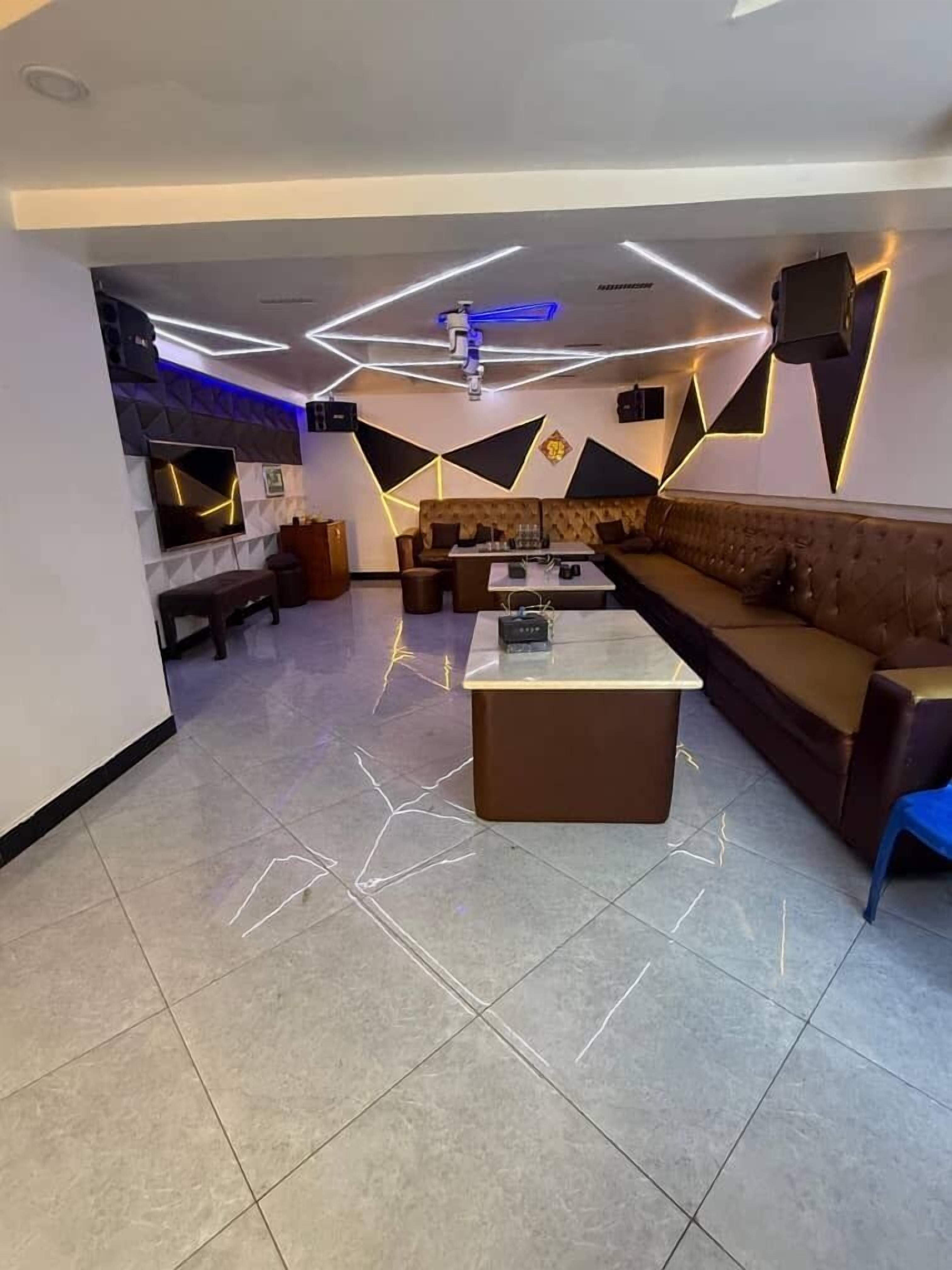 Apartment | Breakfast area | Free daily continental breakfast