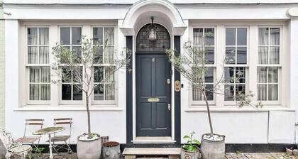Knightsbridge 2BR Mews House