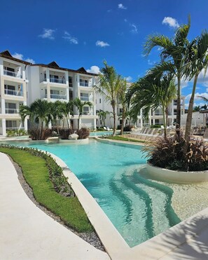 Pool - Garden Breeze Penthouse & Pool View l IBE 402 (Dominicus)