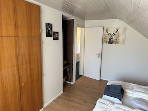6 makuuhuonetta, silitysrauta/-lauta, vauvan matkasänky, ilmainen Wi-Fi